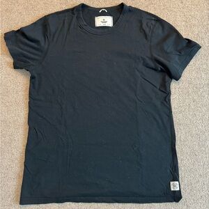 ‼️SOLD‼️Reigning champ plain black tee